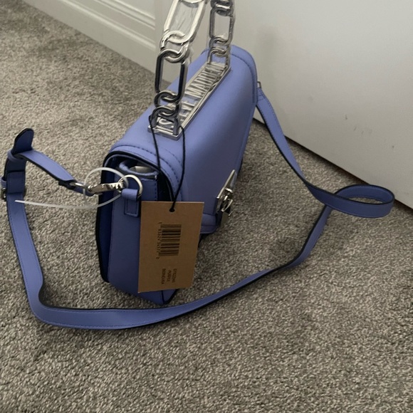 Steve Madden BGINEVRA Purple Lock Satchel/ Crossbody Bag. - Picture 3 of 4